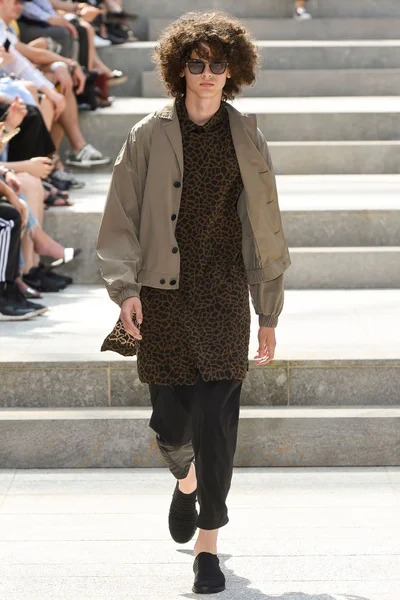 Look 5